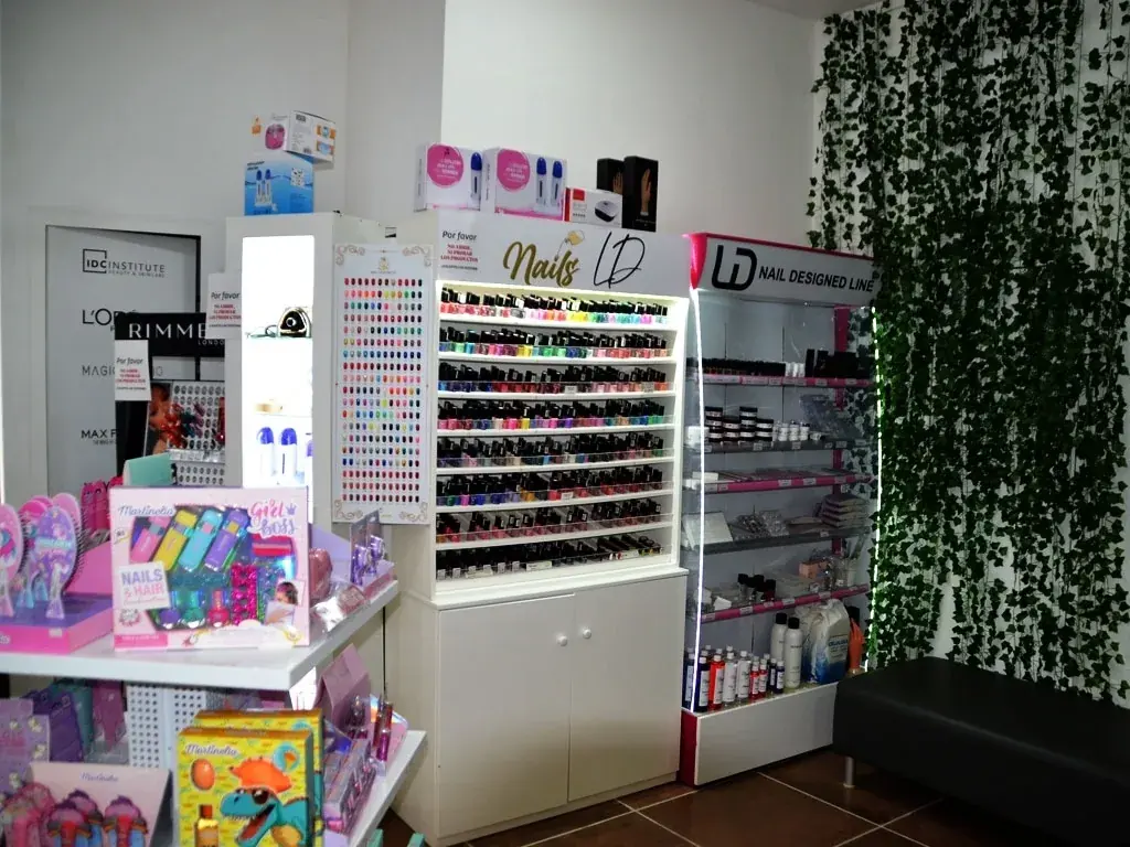Zona de esmaltes Nails & Esthetic