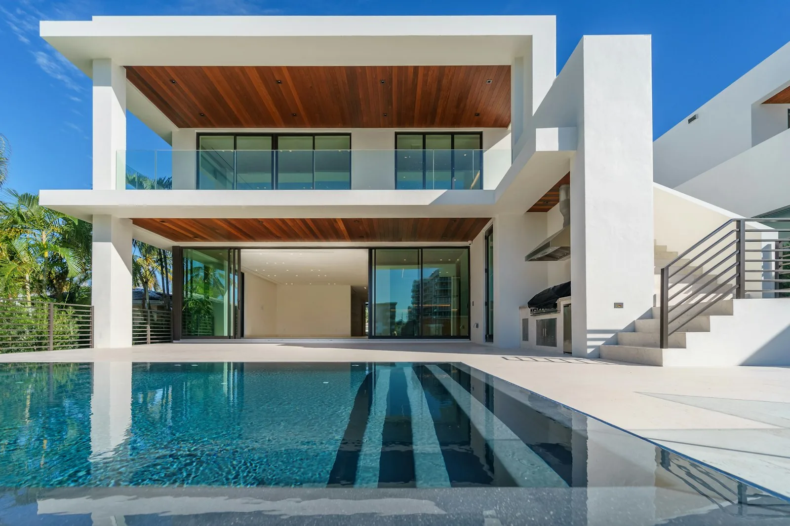 Villa de lujo en Marbella al atardecer
